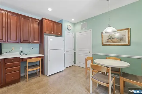 9402 Warrens Way Wanaque NJ 07465