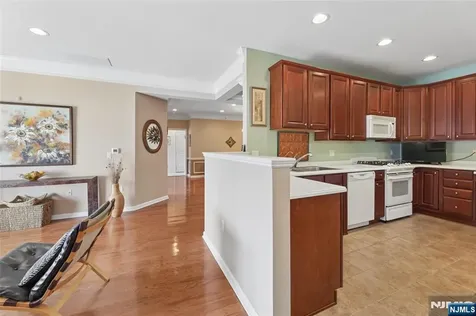 9402 Warrens Way Wanaque NJ 07465