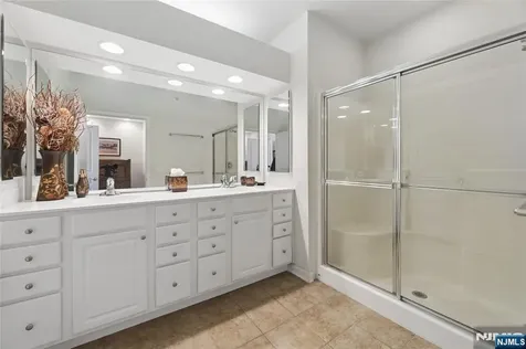9402 Warrens Way Wanaque NJ 07465