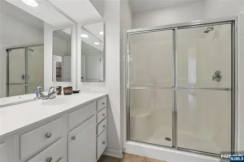 9402 Warrens Way Wanaque NJ 07465
