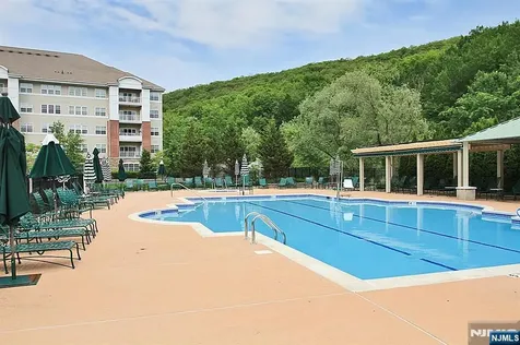 9402 Warrens Way Wanaque NJ 07465