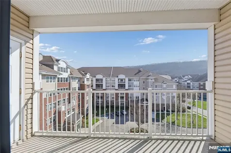9402 Warrens Way Wanaque NJ 07465