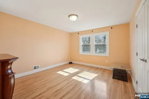 59 Oakwood Drive Wayne NJ 07470