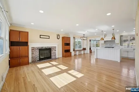 59 Oakwood Drive Wayne NJ 07470