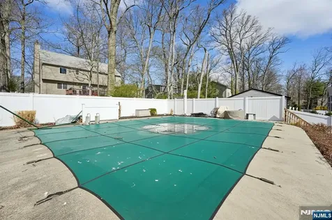 59 Oakwood Drive Wayne NJ 07470