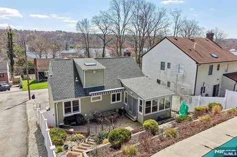 59 Oakwood Drive Wayne NJ 07470