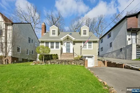 59 Oakwood Drive Wayne NJ 07470