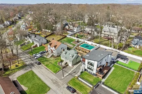59 Oakwood Drive Wayne NJ 07470