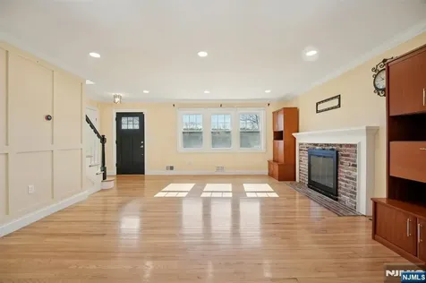 59 Oakwood Drive Wayne NJ 07470