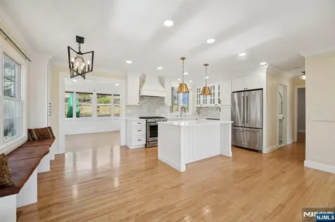 59 Oakwood Drive Wayne NJ 07470