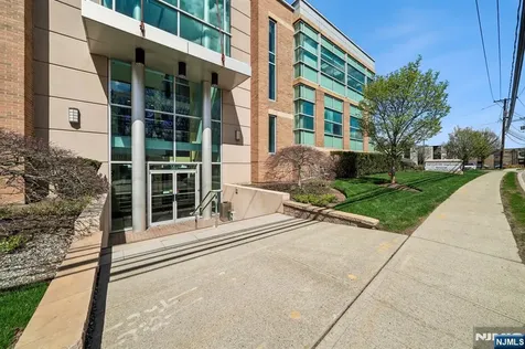520 Sylvan Avenue Englewood Cliffs NJ 07632