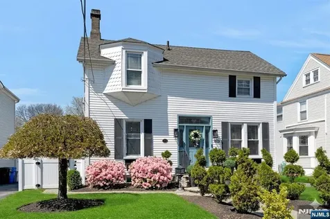 158 Carmita Avenue Rutherford NJ 07070