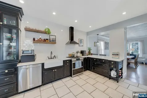 158 Carmita Avenue Rutherford NJ 07070