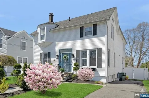 158 Carmita Avenue Rutherford NJ 07070