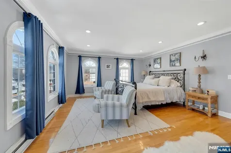 158 Carmita Avenue Rutherford NJ 07070