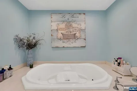 158 Carmita Avenue Rutherford NJ 07070