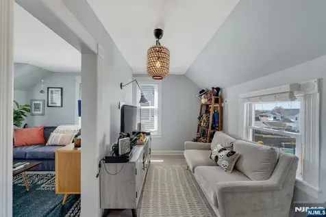 158 Carmita Avenue Rutherford NJ 07070
