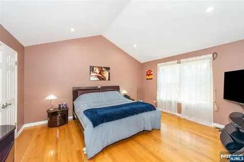 10 Gannet Court Wayne NJ 07470