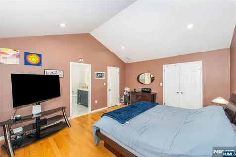 10 Gannet Court Wayne NJ 07470