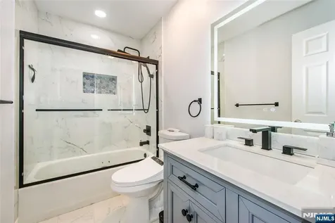 10 Gannet Court Wayne NJ 07470