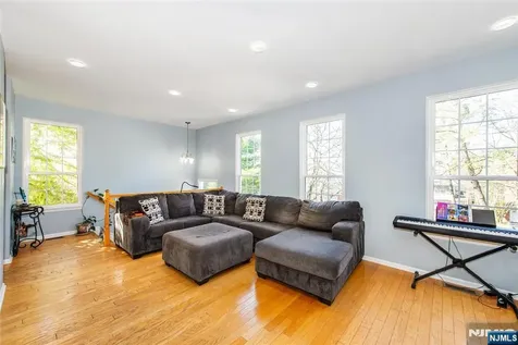10 Gannet Court Wayne NJ 07470