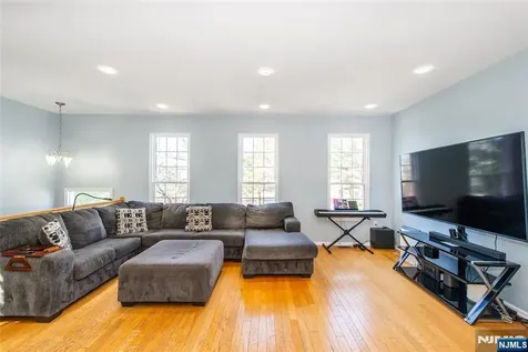 10 Gannet Court Wayne NJ 07470