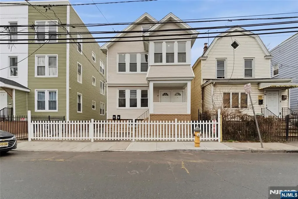 67 Brookdale Avenue Newark NJ 07106