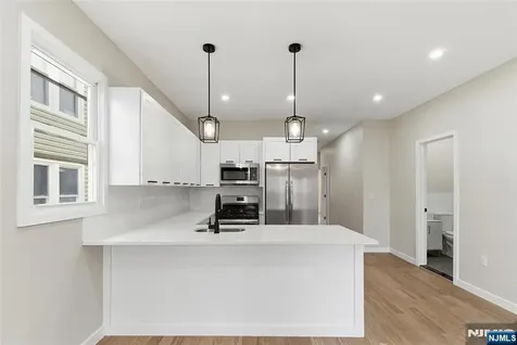 67 Brookdale Avenue Newark NJ 07106