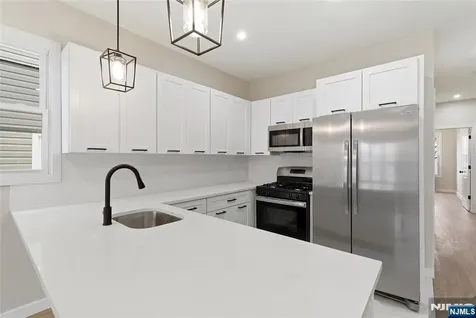 67 Brookdale Avenue Newark NJ 07106