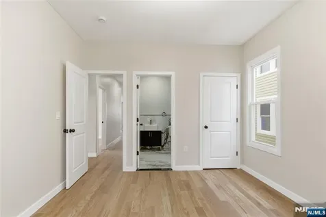 67 Brookdale Avenue Newark NJ 07106
