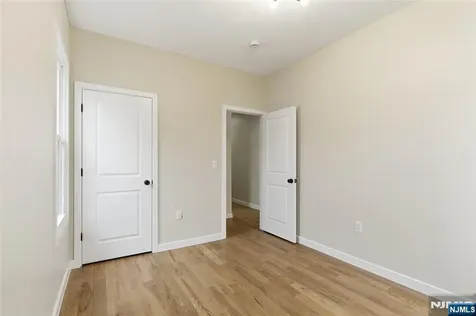 67 Brookdale Avenue Newark NJ 07106