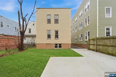 67 Brookdale Avenue Newark NJ 07106