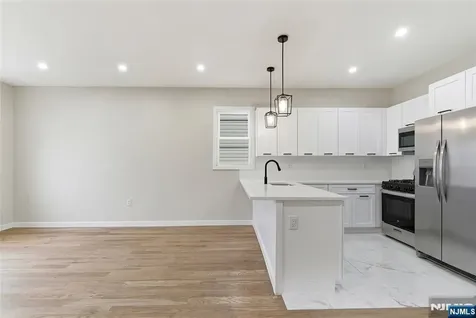67 Brookdale Avenue Newark NJ 07106