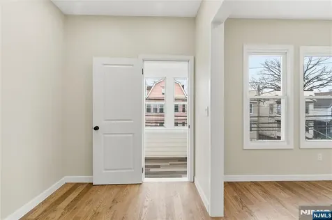 67 Brookdale Avenue Newark NJ 07106