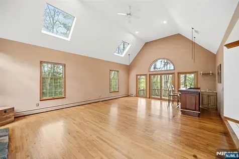 7 Trotters Lane Mahwah NJ 07430