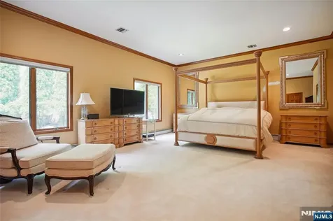 49 Cherokee Court Sparta NJ 07871