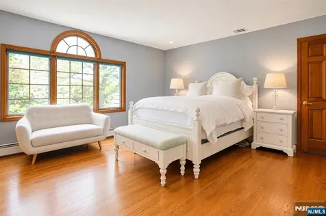 49 Cherokee Court Sparta NJ 07871