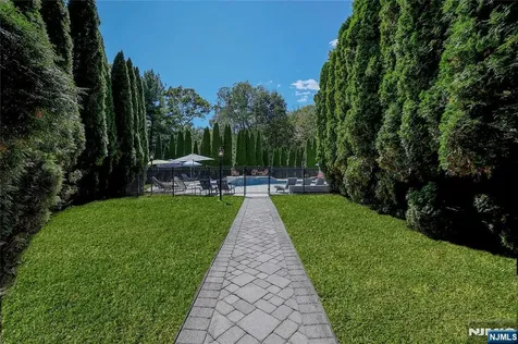 49 Cherokee Court Sparta NJ 07871