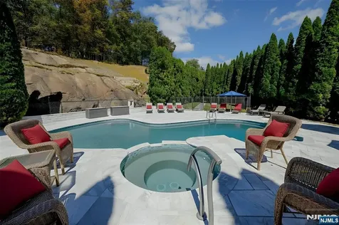 49 Cherokee Court Sparta NJ 07871