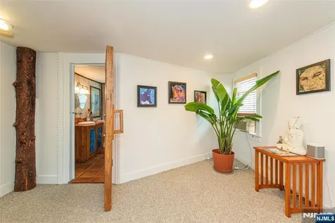 257 Mccosh Road Clifton NJ 07043
