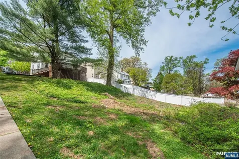 257 Mccosh Road Clifton NJ 07043
