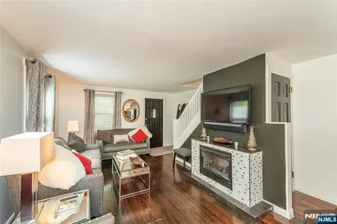 257 Mccosh Road Clifton NJ 07043