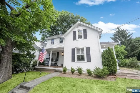 22 Center Street Midland Park NJ 07432