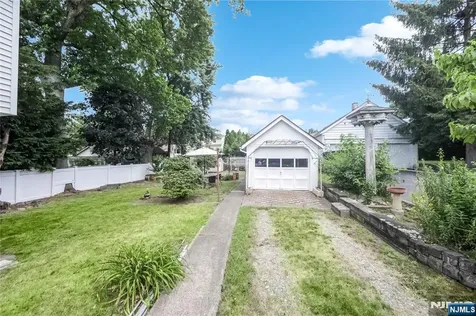 22 Center Street Midland Park NJ 07432