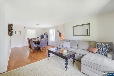 22 Center Street Midland Park NJ 07432
