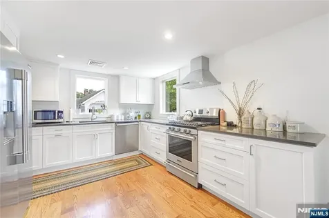 22 Center Street Midland Park NJ 07432