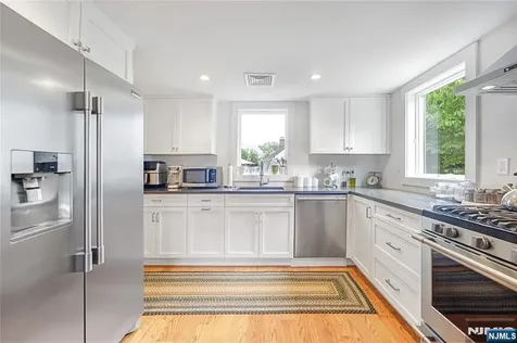 22 Center Street Midland Park NJ 07432