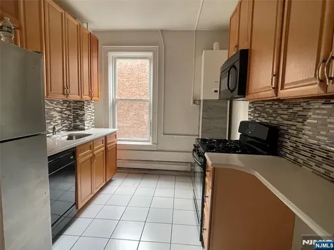 10 Hilliard Avenue Edgewater NJ 07020