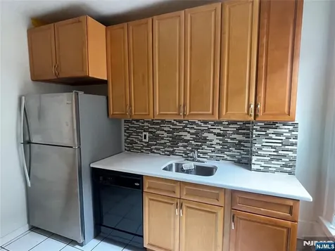 10 Hilliard Avenue Edgewater NJ 07020