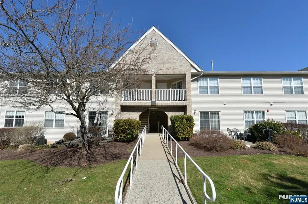 20 Parkside Court Wayne NJ 07470